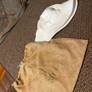 TODDLER KITH BUCKET HAT. NEVER WORN.